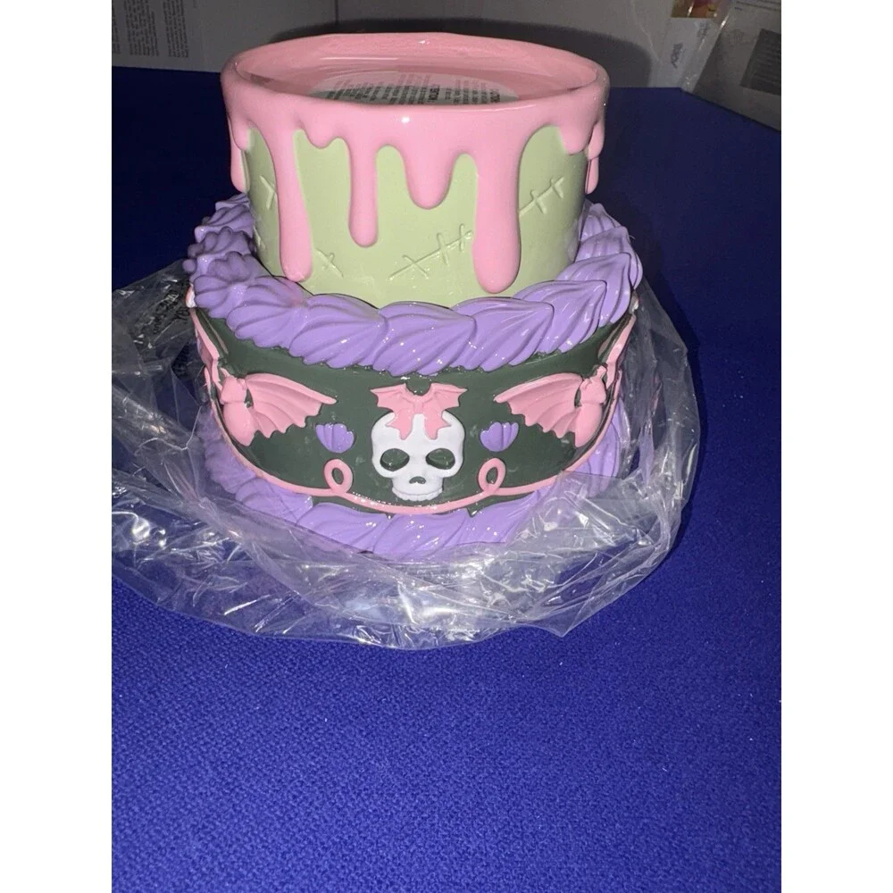 2025 Bath & Body Works Halloween Cake 3-Wick Candle Holder NEW - Picture 3 of 10